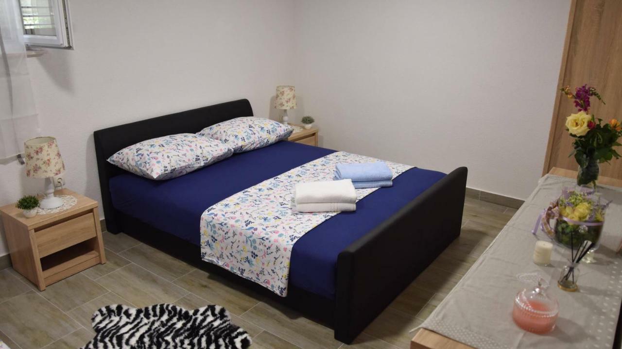 Appartamento Apartman Kristina Spalato Esterno foto